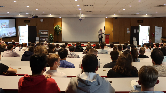 M Yves QUERE, parrain de la promotion ESEO 2021-2026